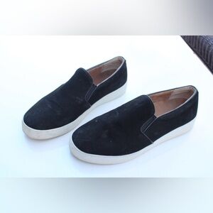 Vionic slip on shoes